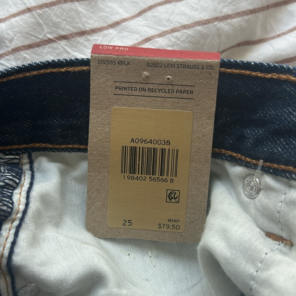 NWT Levi's Low Pro Straight Dark Wash - Picture 6 of 6